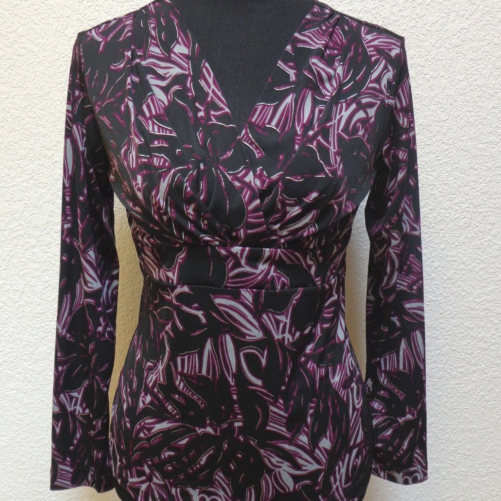 Womens size 0 Chicos brand shirt Purple, black